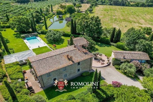 casa indipendente in vendita ad Arezzo in zona Olmo