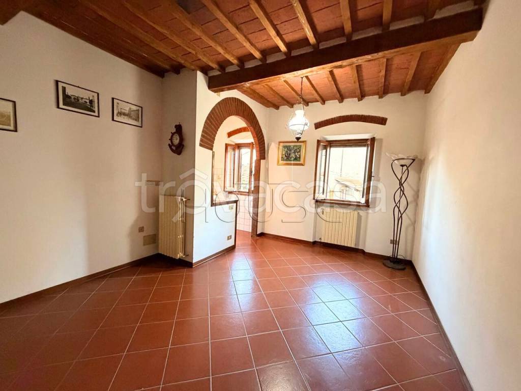 casa indipendente in vendita ad Arezzo in zona Quarata