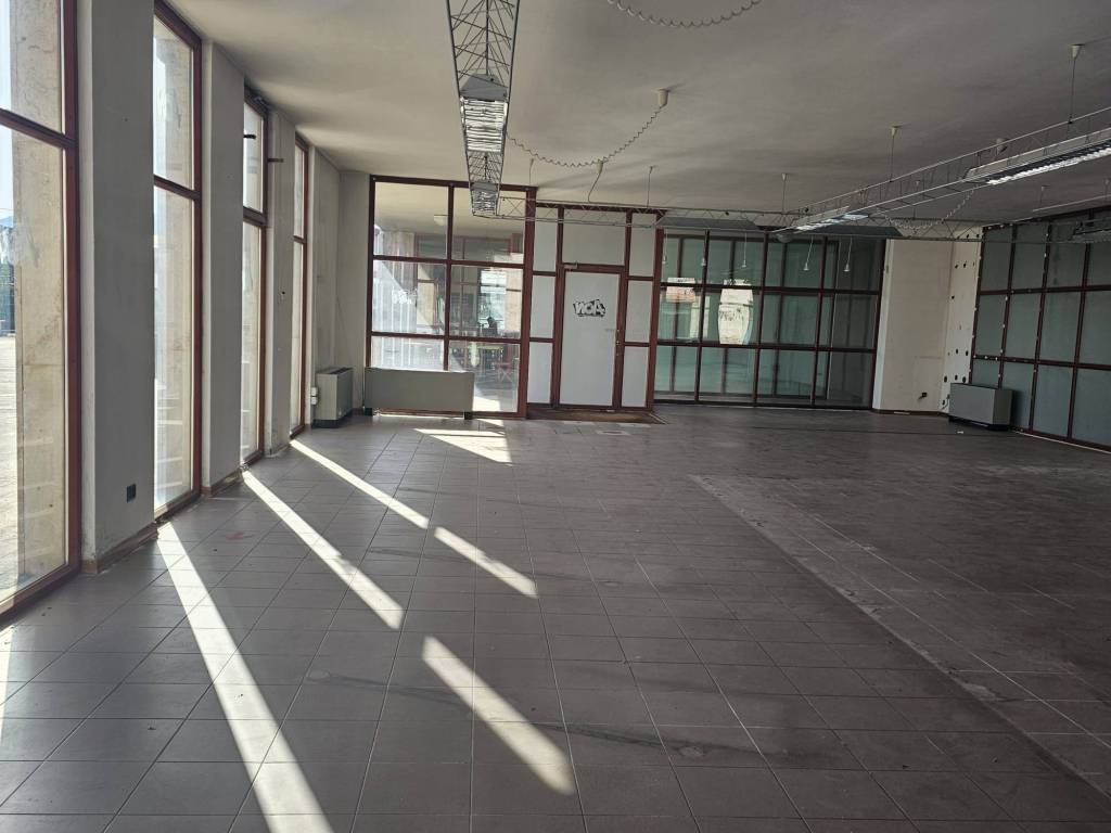 negozio in vendita ad Arezzo in zona Fiorentina