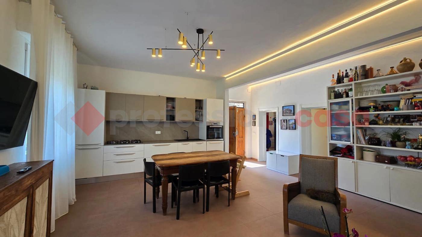 casa indipendente in vendita ad Arezzo in zona Pratantico-Indicatore