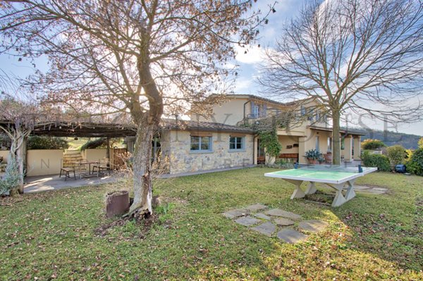 casa indipendente in vendita ad Arezzo in zona Centro Città