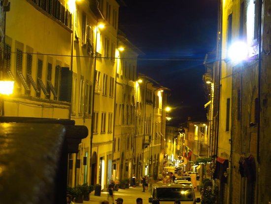 negozio in vendita ad Arezzo in zona Centro Città