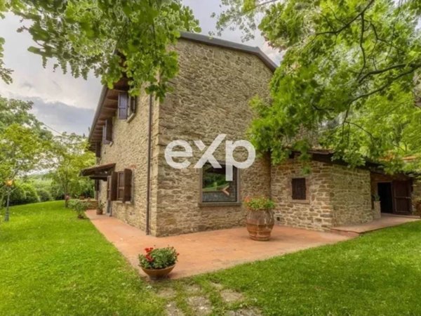 casa indipendente in vendita ad Arezzo in zona Chiassa-Tregozzano