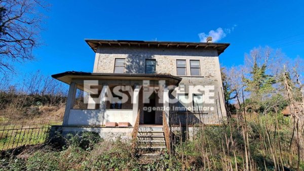 casa indipendente in vendita ad Arezzo in zona Ponte Buriano-Cincelli