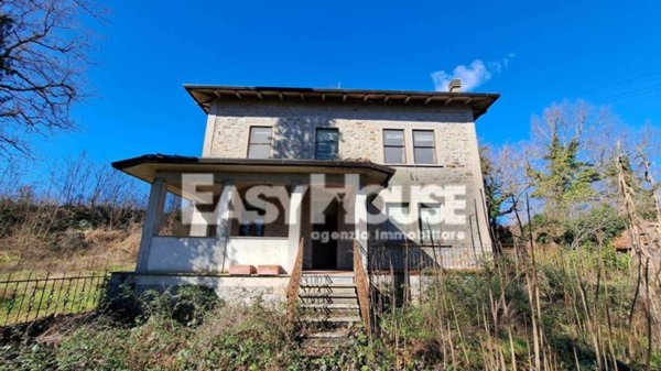 casa indipendente in vendita ad Arezzo in zona Quarata