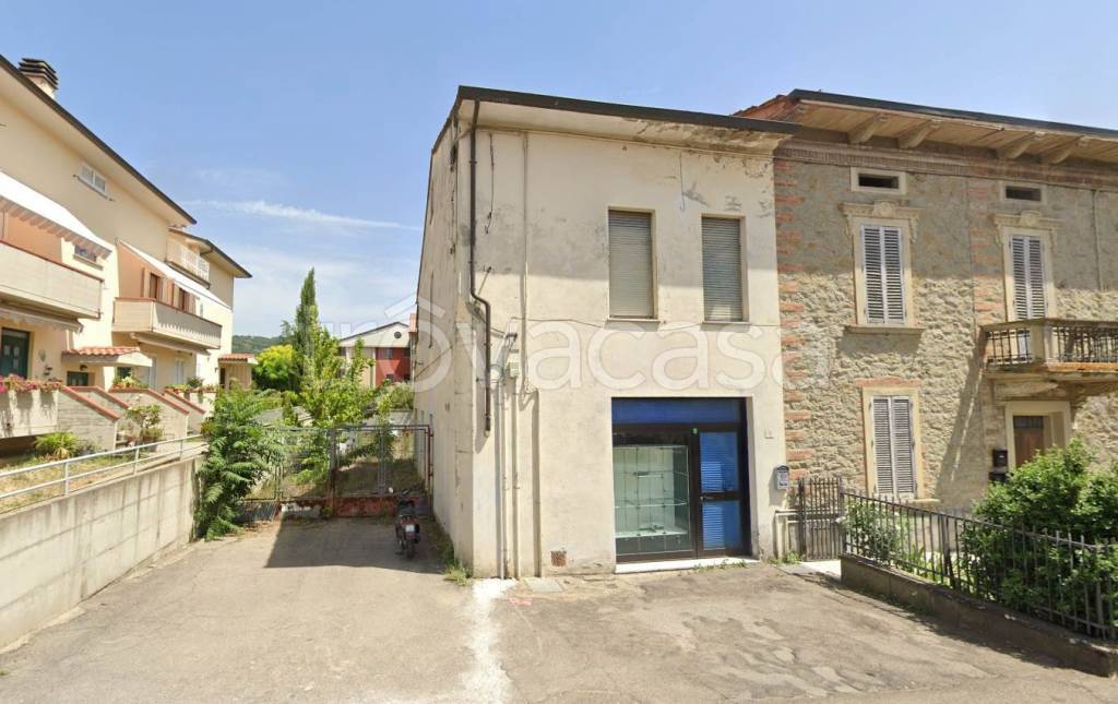 casa indipendente in vendita ad Arezzo