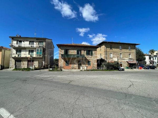 casa indipendente in vendita ad Arezzo in zona Ponte Alla Chiassa