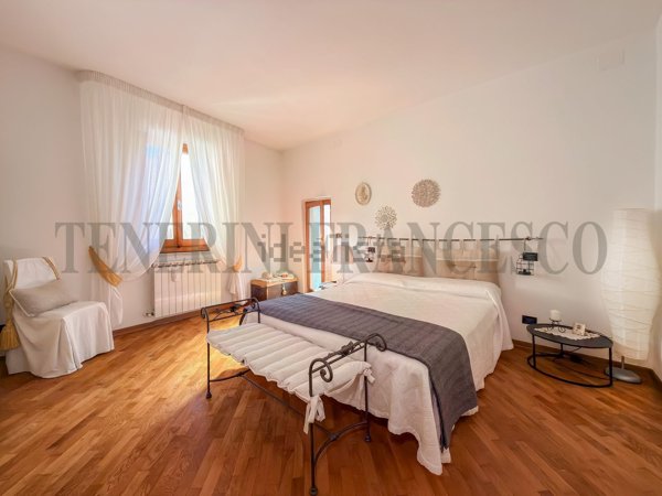 casa indipendente in vendita ad Arezzo in zona Centro Città