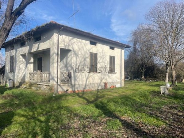 casa indipendente in vendita ad Arezzo in zona Centro Città