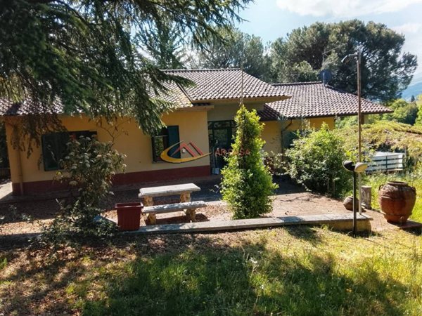 casa indipendente in vendita ad Arezzo in zona Santa Firmina