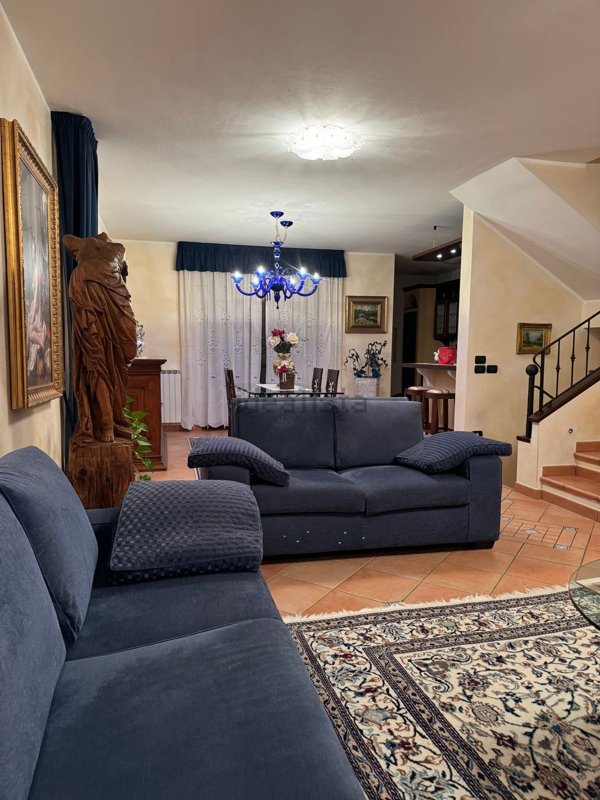 casa indipendente in vendita ad Arezzo