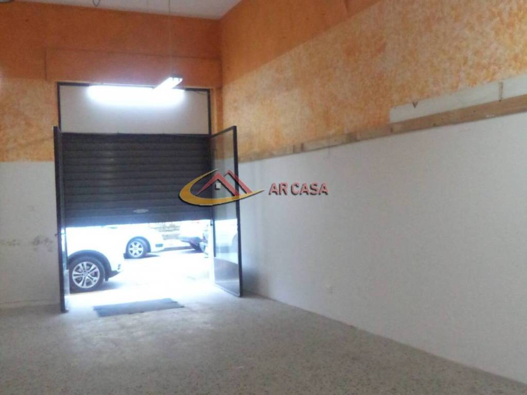 negozio in vendita ad Arezzo in zona Vittorio Veneto