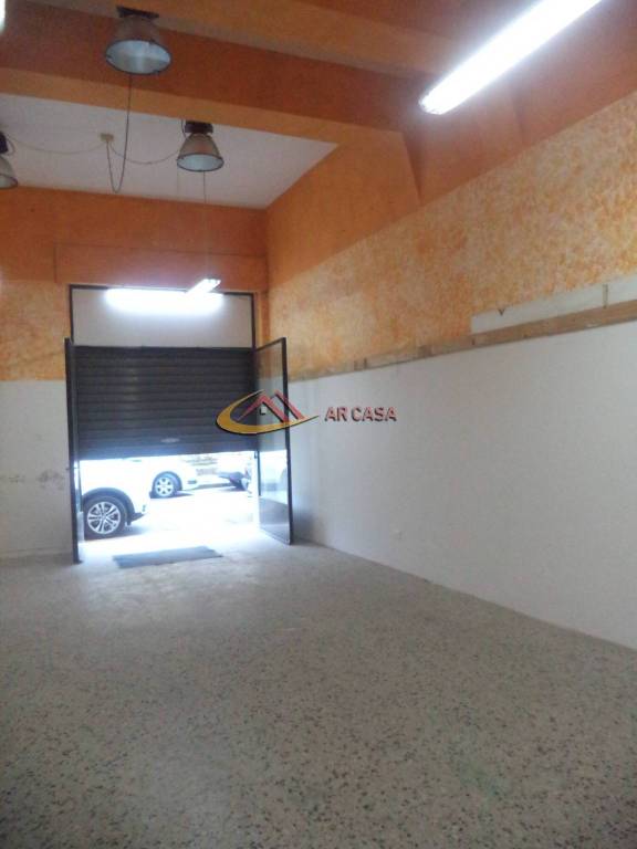 negozio in vendita ad Arezzo in zona Vittorio Veneto