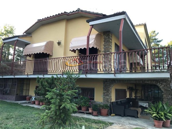 casa indipendente in vendita ad Arezzo in zona Pratantico-Indicatore