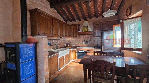 appartamento in vendita ad Arezzo in zona Puliciano