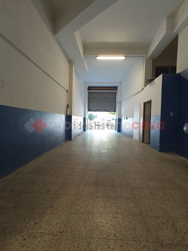 locale di sgombero in vendita ad Arezzo
