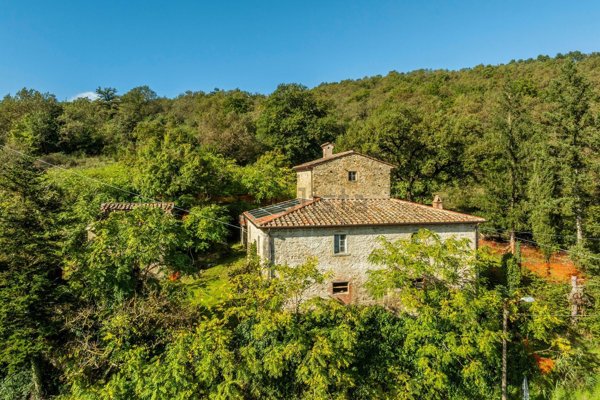 casale in vendita ad Arezzo in zona Palazzo del Pero