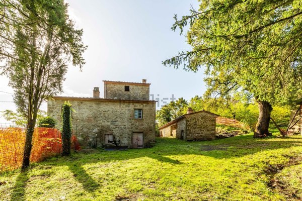 casale in vendita ad Arezzo in zona Palazzo del Pero