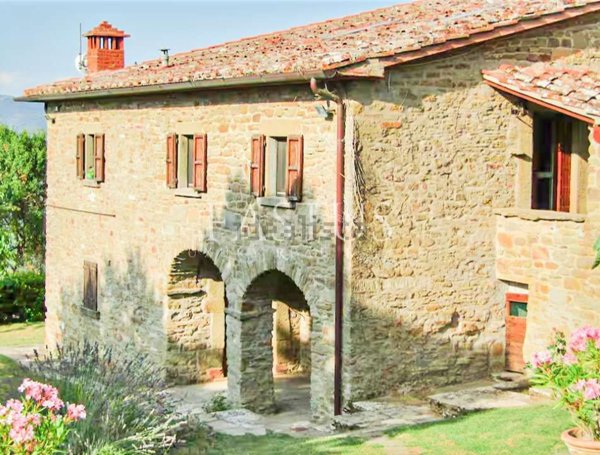 casa indipendente in vendita ad Arezzo
