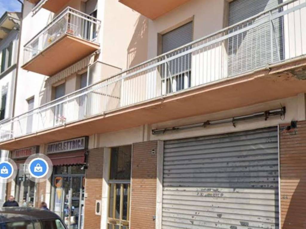 negozio in vendita ad Arezzo