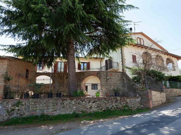 casa indipendente in vendita ad Arezzo in zona Chiassa-Tregozzano