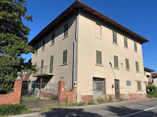 intera palazzina in vendita ad Arezzo in zona Ponte Alla Chiassa