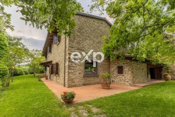 casa indipendente in vendita ad Arezzo in zona Centro Città