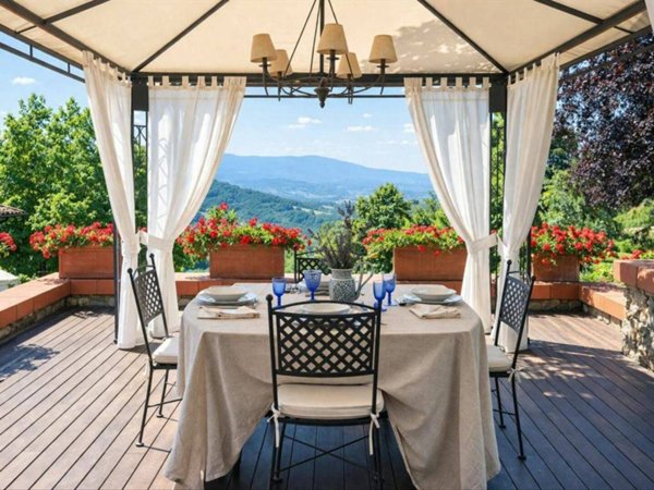 casa indipendente in vendita ad Arezzo in zona Chiassa-Tregozzano