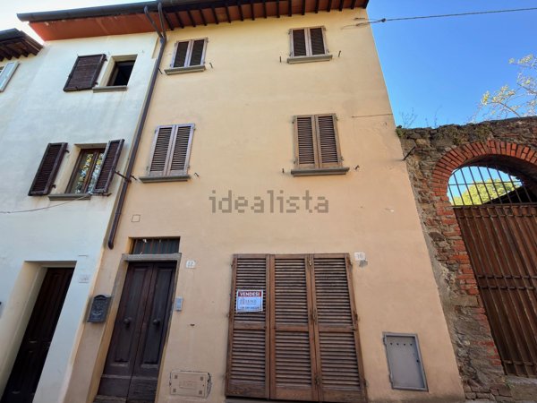 casa indipendente in vendita ad Arezzo in zona Centro Città