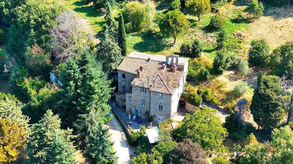 casa indipendente in vendita ad Arezzo in zona Antria