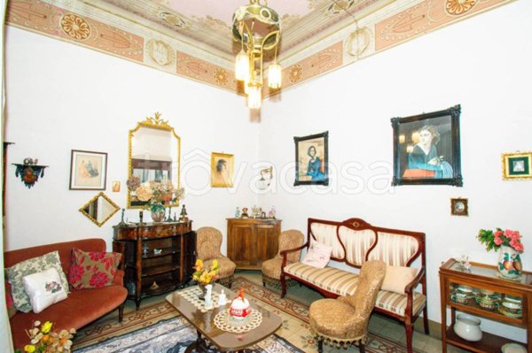 casa indipendente in vendita ad Arezzo in zona Centro Città