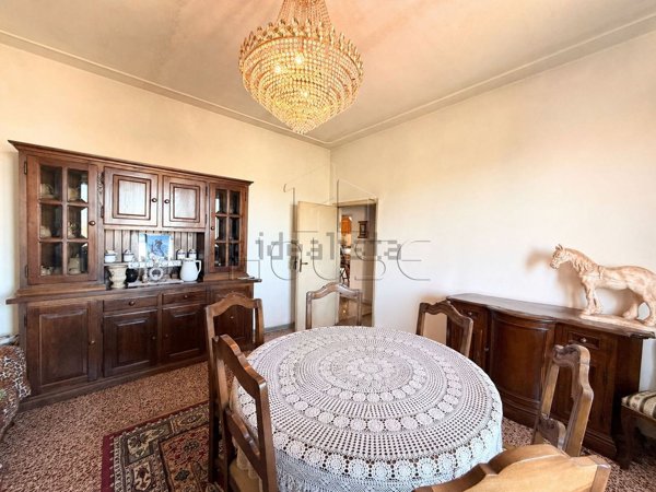 casa indipendente in vendita ad Arezzo in zona Pescaiola