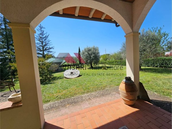 casa indipendente in vendita ad Arezzo in zona Antria