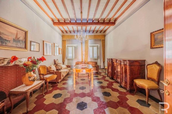 casa indipendente in vendita ad Arezzo in zona Centro Città