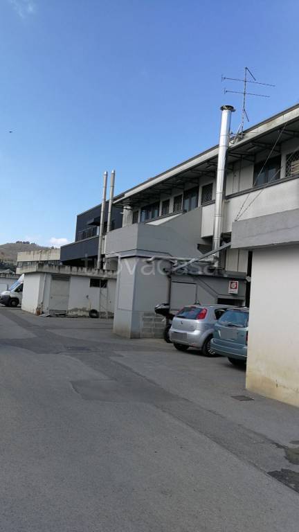 negozio in vendita ad Arezzo in zona Centro Città