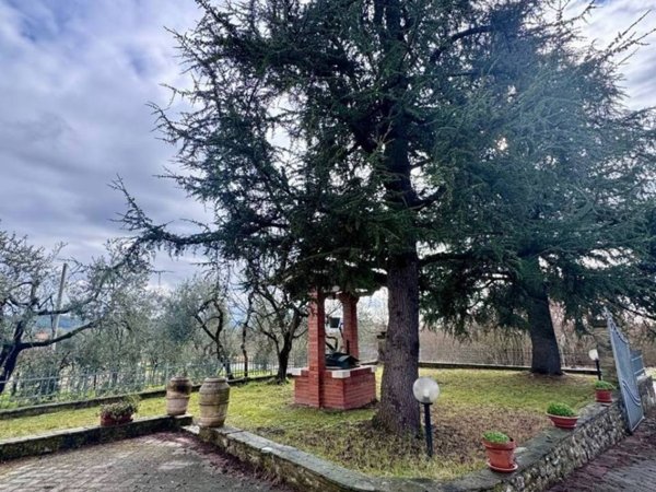 casa indipendente in vendita ad Arezzo in zona San Giuliano