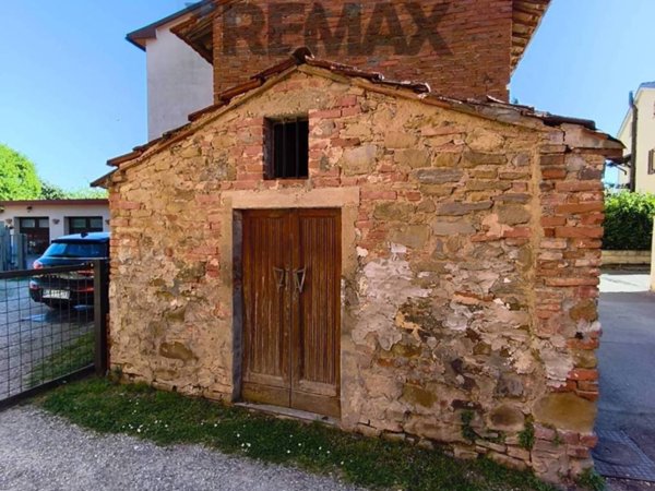 negozio in vendita ad Arezzo in zona Fiorentina