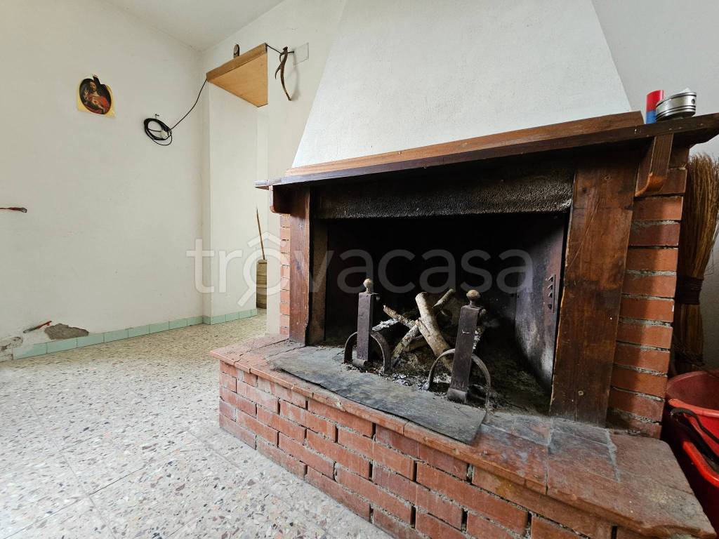 casa indipendente in vendita ad Arezzo in zona Palazzo del Pero