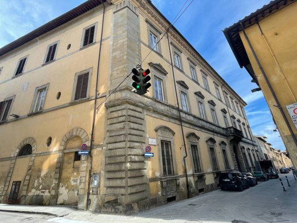 intera palazzina in vendita ad Arezzo