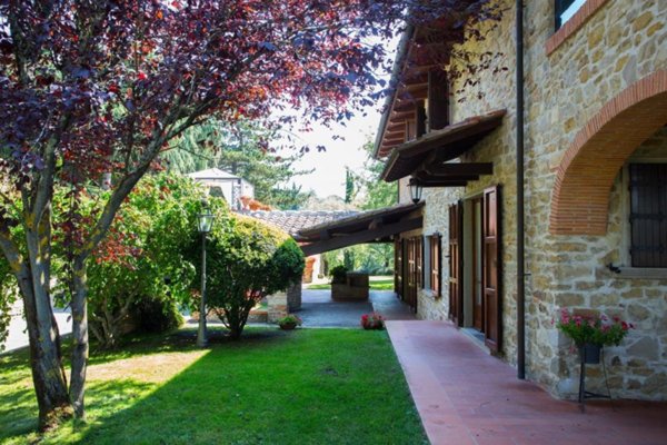 casa indipendente in vendita ad Arezzo in zona Chiassa-Tregozzano