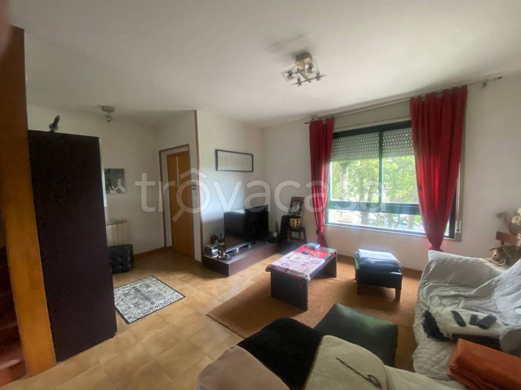 casa indipendente in vendita ad Arezzo in zona San Giuliano