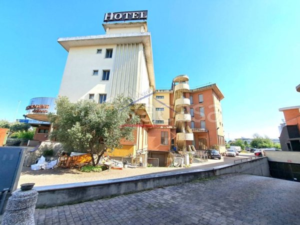 negozio in vendita ad Arezzo in zona Centro Città