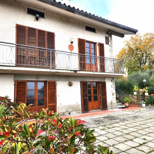 casa indipendente in vendita ad Arezzo in zona Pescaiola