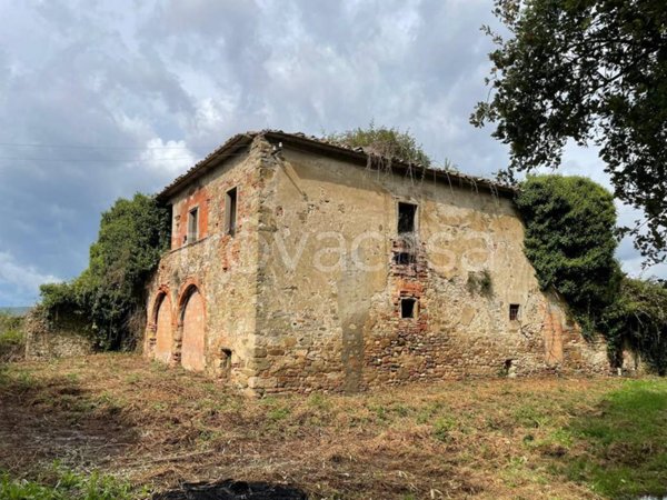 casa indipendente in vendita ad Arezzo in zona Quarata