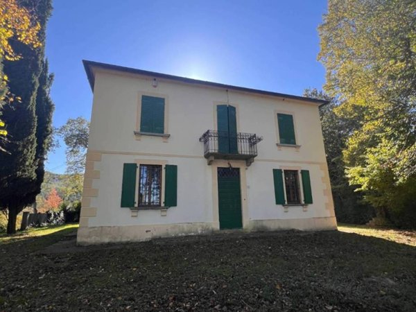 casa indipendente in vendita ad Arezzo in zona Agazzi