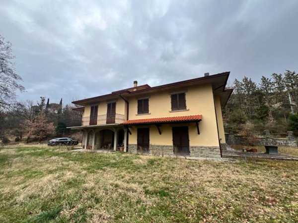 casa indipendente in vendita ad Arezzo in zona Antria