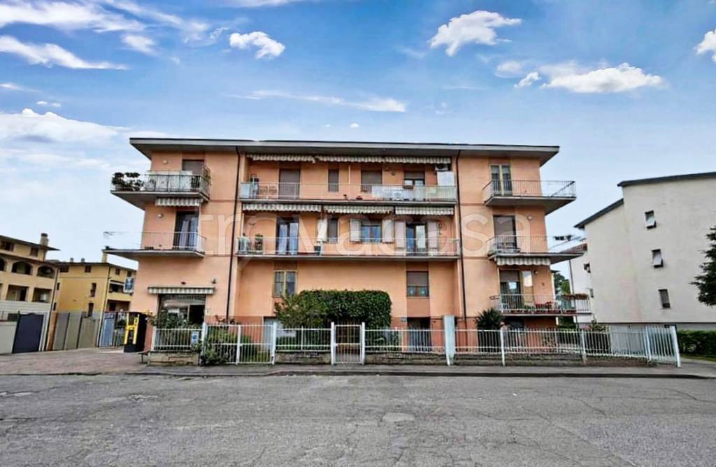casa indipendente in vendita ad Arezzo