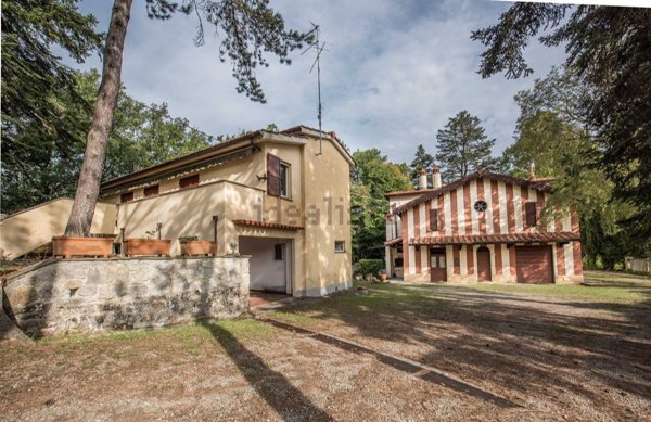 casa indipendente in vendita ad Arezzo in zona Centro Città