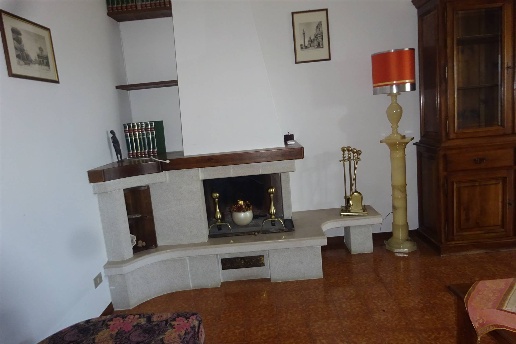 casa indipendente in vendita ad Arezzo in zona Puliciano