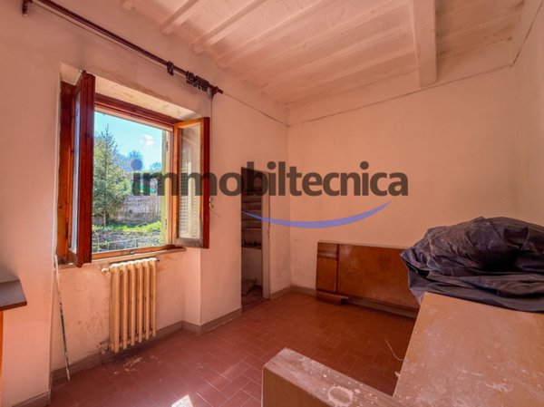 casa indipendente in vendita ad Arezzo in zona Quarata